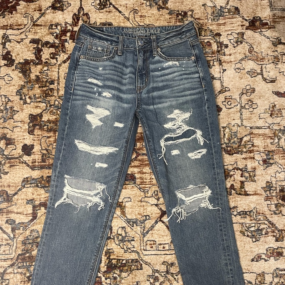 American Eagle Distressed Boyfriend Jeans Size 4